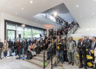 Rund 200 Gäste waren zur Ausstellungseröffnung ins Bayerischen Staatsministerium für Wohnen, Bau und Verkehr gekommen. 